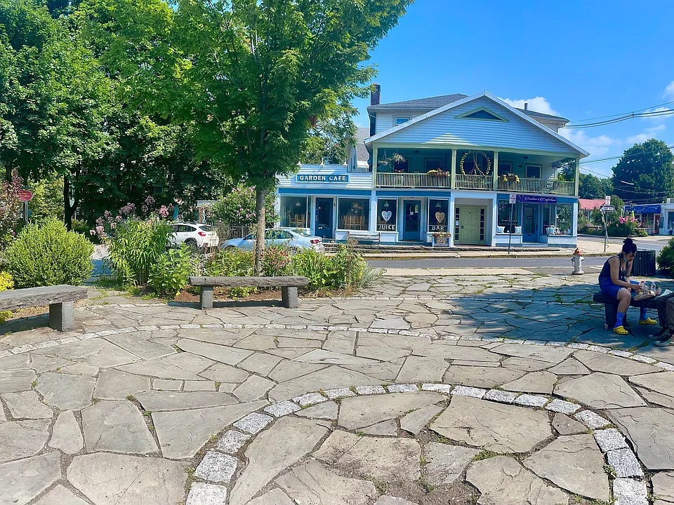 4 Old Forge Rd