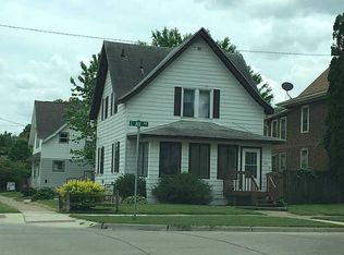 1101 C Ave NW, Cedar Rapids, IA 52405