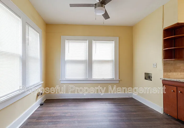 728 NE 15th St — Photo 15