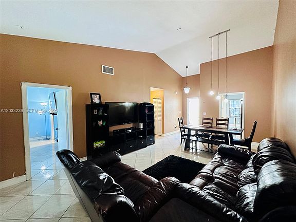 5th image of 8203 NW 100th Dr
