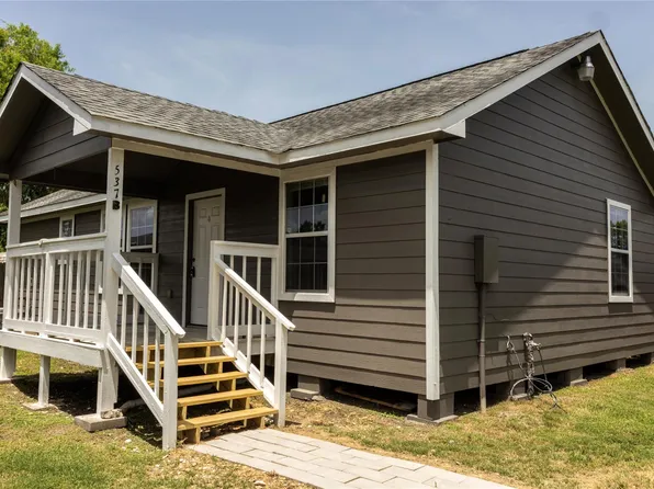 537 Cottontail Dr #B, Crosby, TX 77532