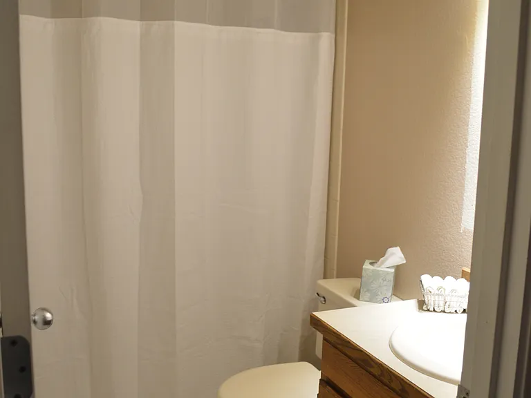 upstairs full bathroom