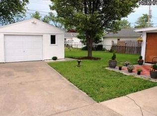 4207 Holl Rd, Sheffield Lake, OH 44054