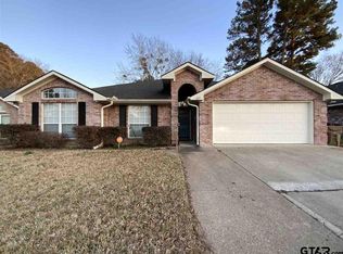 691 Frederick Cir, Flint, TX 75762