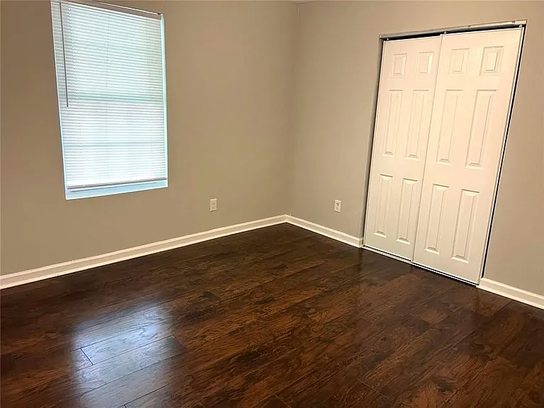 566 Rockwell St SW — Photo 12