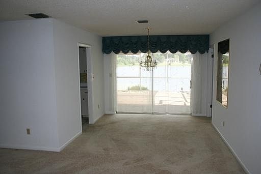 3rd image of 132 Slade Dr