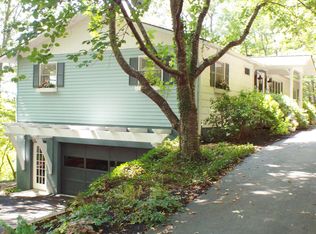 220 Chestnut Hill Dr, Franklin, NC 28734