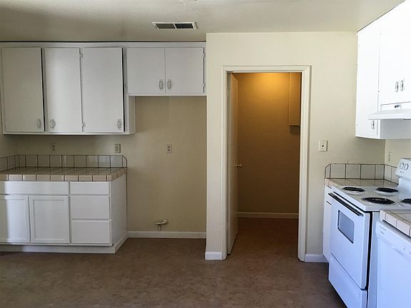 4th image of 4104 E Orangeburg Ave