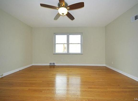 4th image of 5848 Sunshine Dr #101