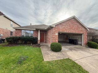 2417 Forest Creek Dr, Fort Worth, TX 76123