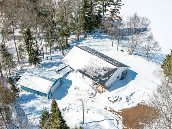 14098 Bayview Dr, Lanse, MI 49946