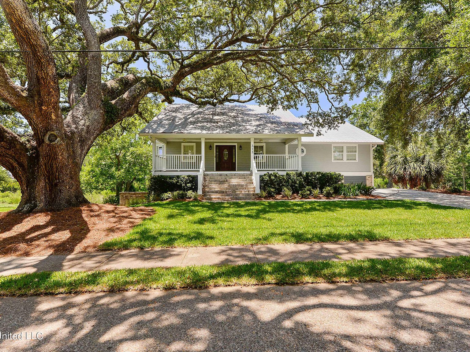 313 Jackson Ave, Ocean Springs, MS 39564 Zillow