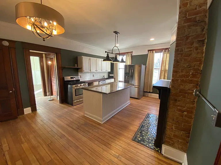 201 Sterrett Ave #2 — Photo 4