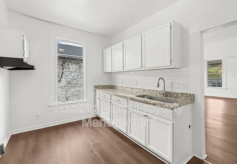 1563 Martin Ave — Photo 12