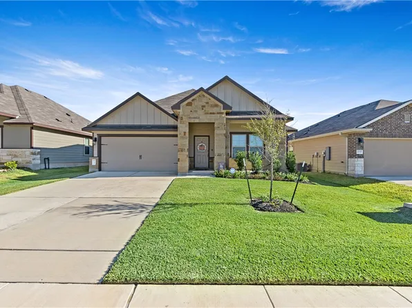 2135 Chief St, Bryan, TX 77807