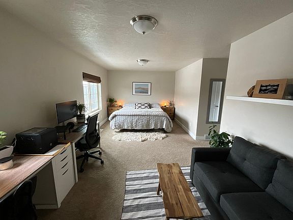 3rd image of 358 E Vancott Way