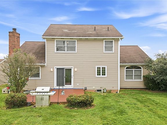 5th image of 393 Cunningham Rd