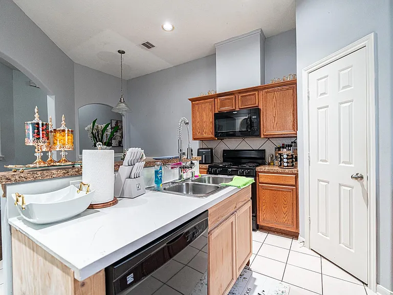 10306 Gerlach St — Photo 16