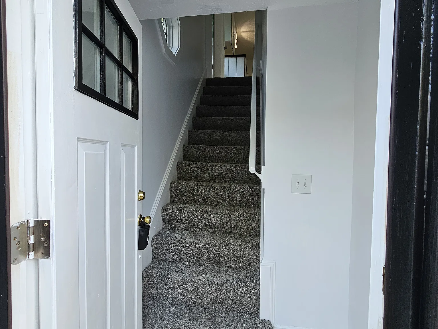 3 bed, $2,400 — Photo 1