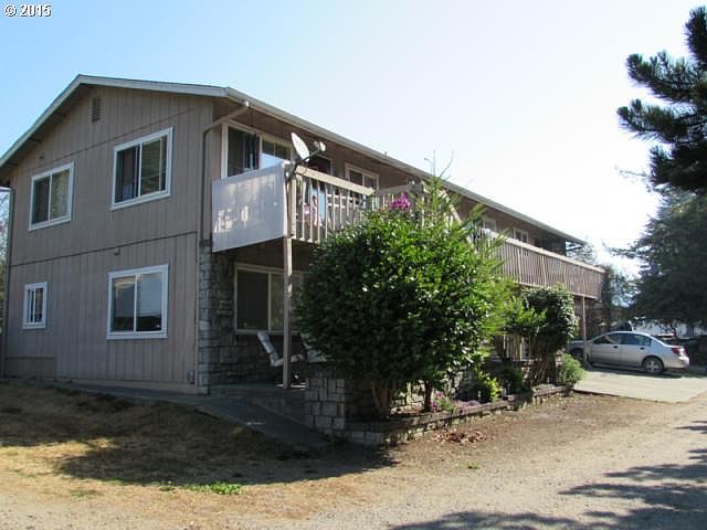 2nd image of 540 Fern Ave