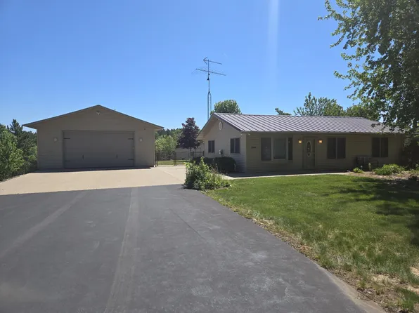2446 Mikoda Ave, Friendship, WI 53934