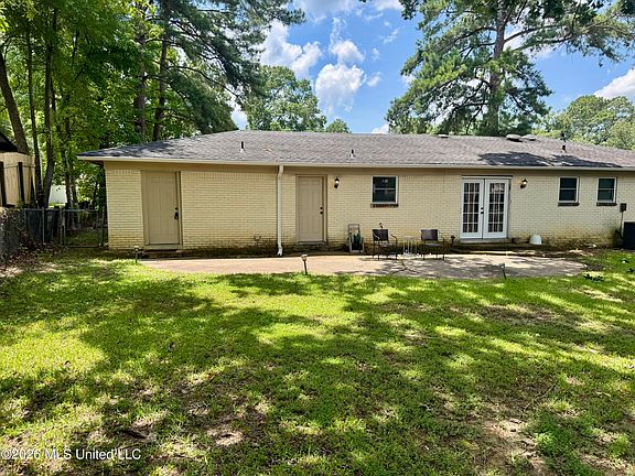 4th image of 2478 Napoleon Ave