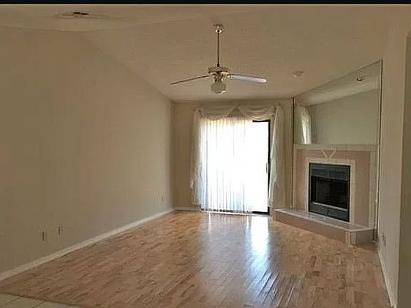 3rd image of 5209 Beige St