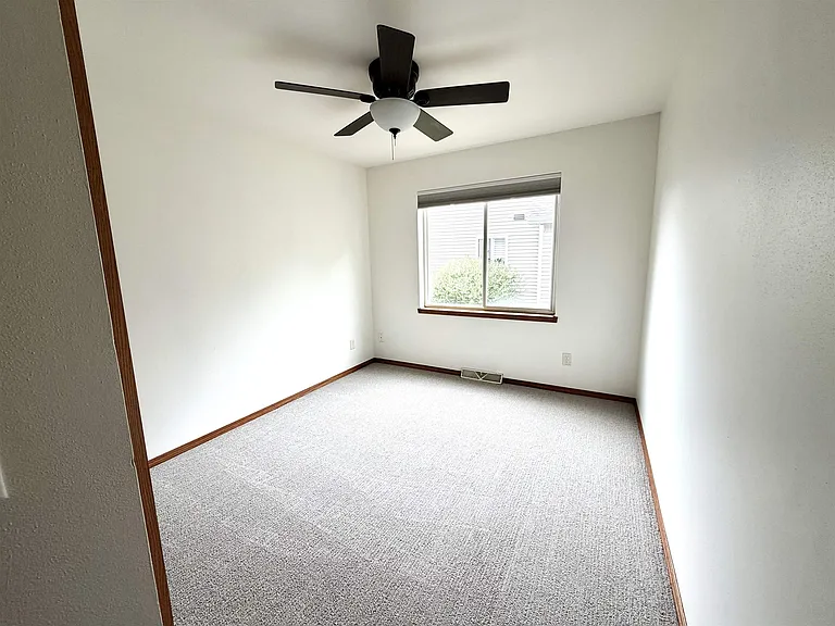 1217 Glacier Hill Dr — Photo 16