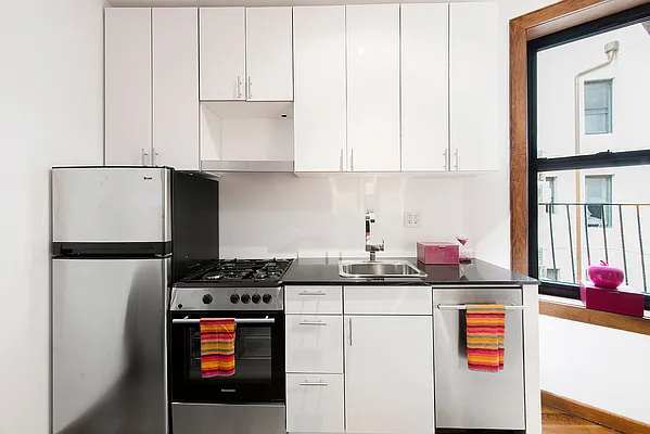 Rented by CORE | media 9