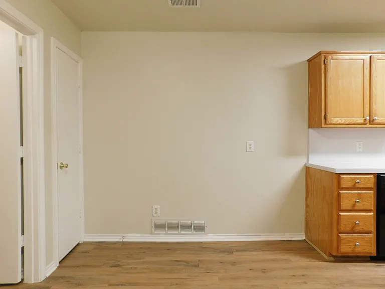 3109 N Bell Ave — Photo 9