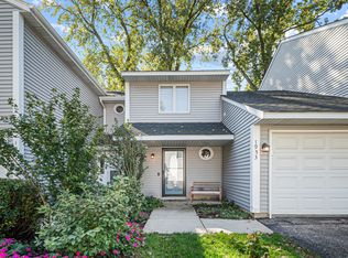 1953 Charles Ln, Aurora, IL 60505