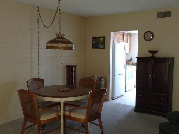 2nd image of 270 N Calle Del Lago