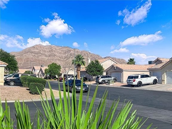 3rd image of 5772 Sunny Orchard Ln