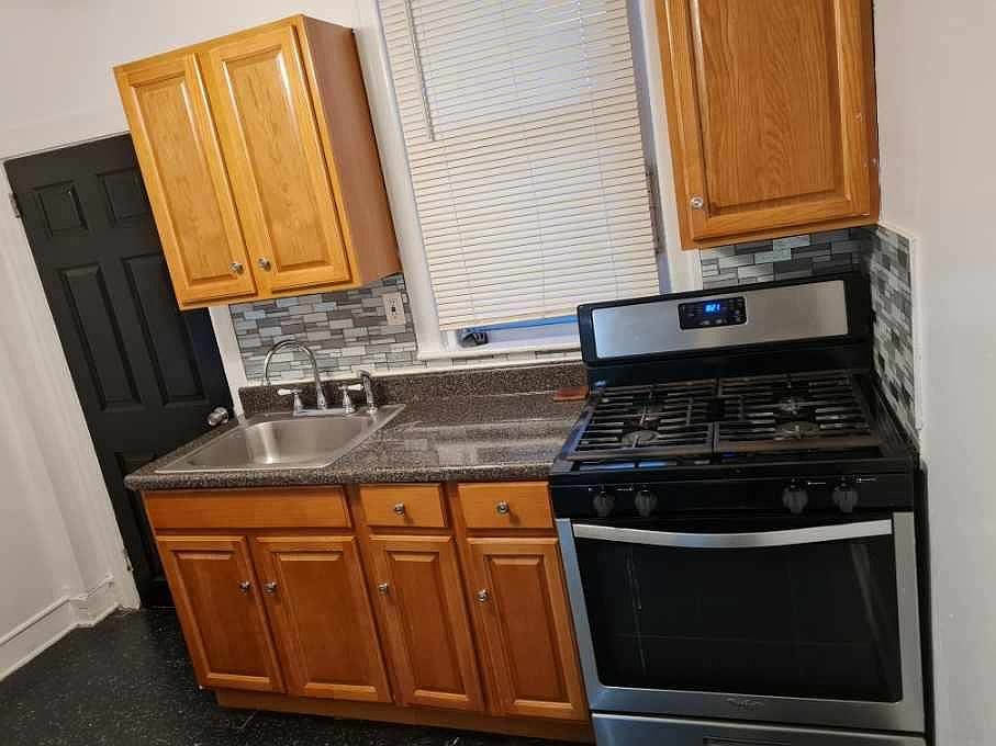 1st image of 2079 Wilmot St