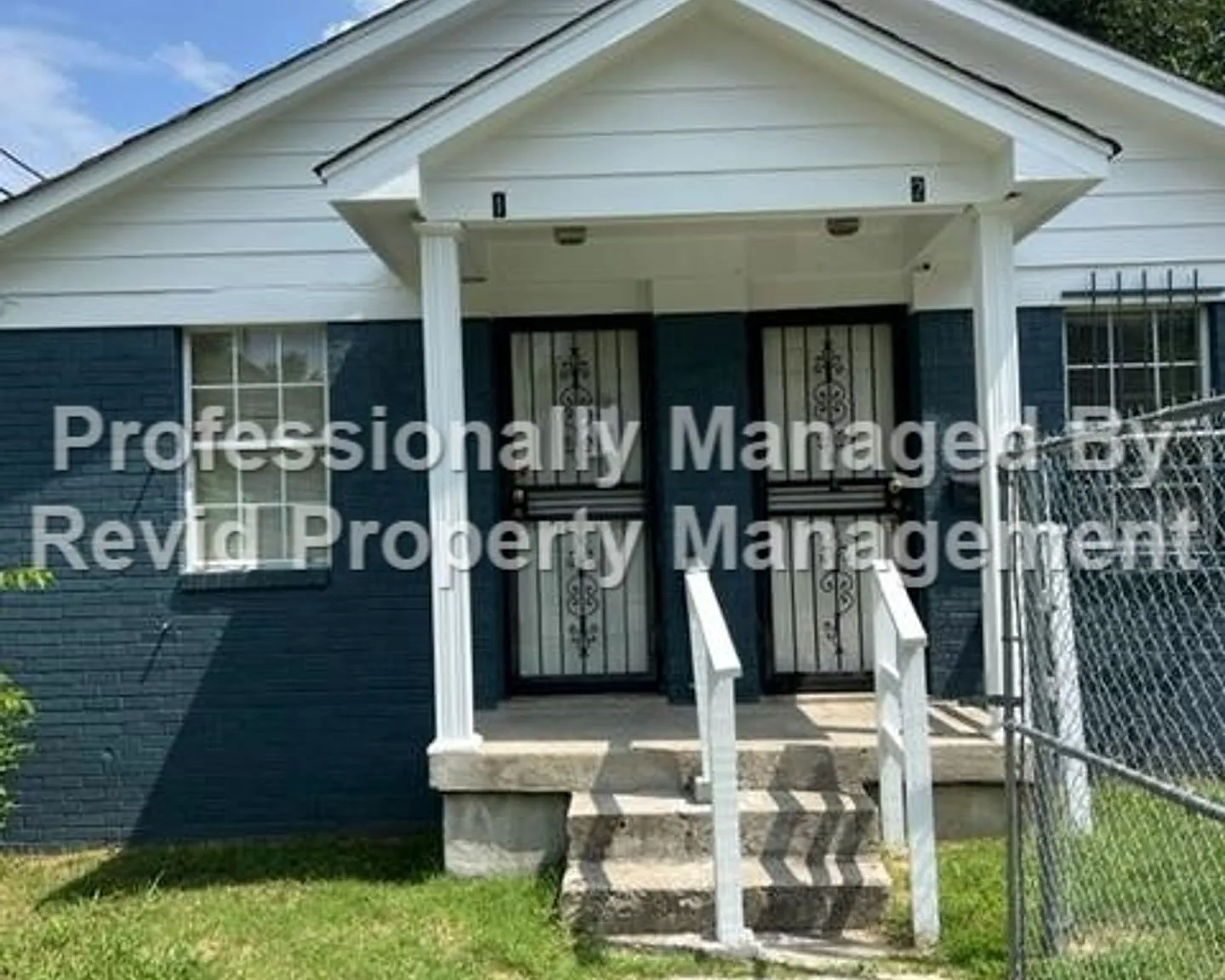 1210 N. Evergreen — Photo 3