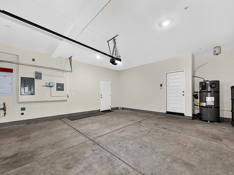 1037 Yuzu Way — Photo 26