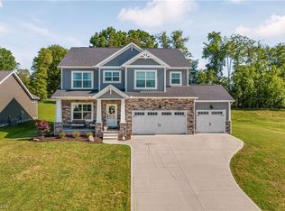 5631 Shadow Ridge Cir NW, North Canton, OH 44720