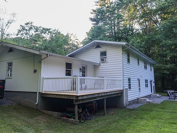 3rd image of 16 Debra Ln