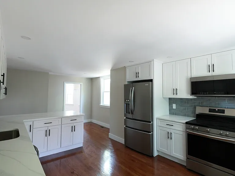 37 George St #37 — Photo 9
