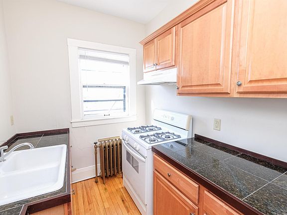 4th image of 1581-1589 W Selby Ave #7
