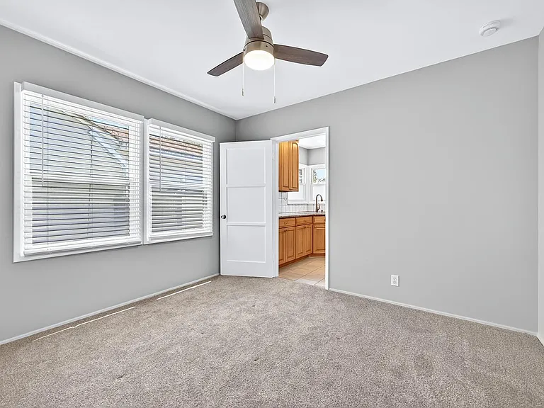 4913 Premiere Ave — Photo 30
