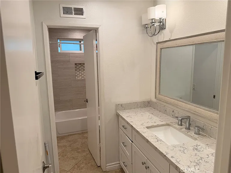 511 Mariposa Ave — Photo 10