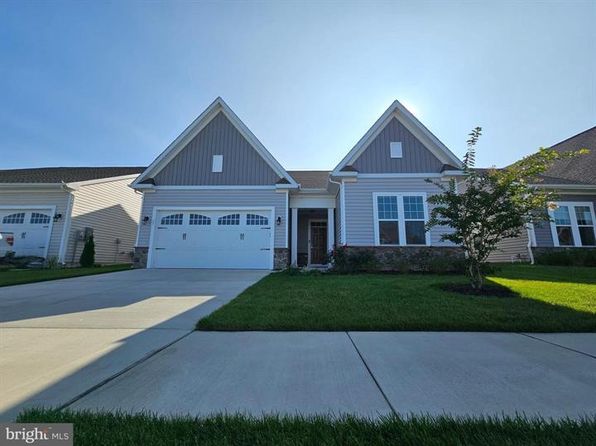 17 Grey Fox Ln