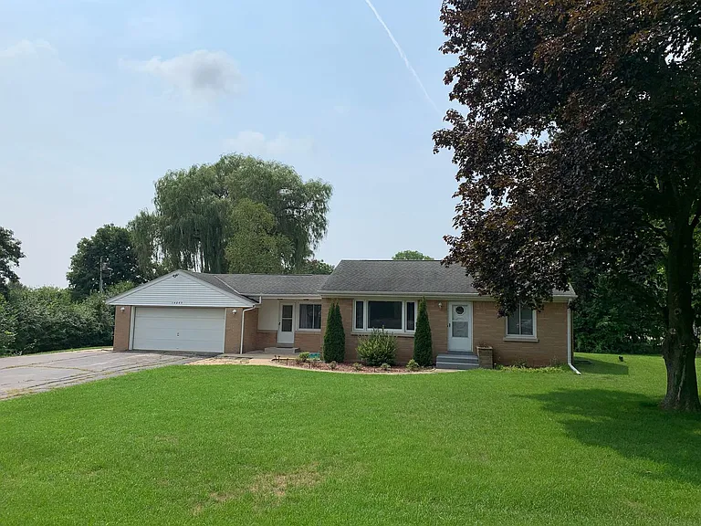 14865 Pershing Dr — Photo 1