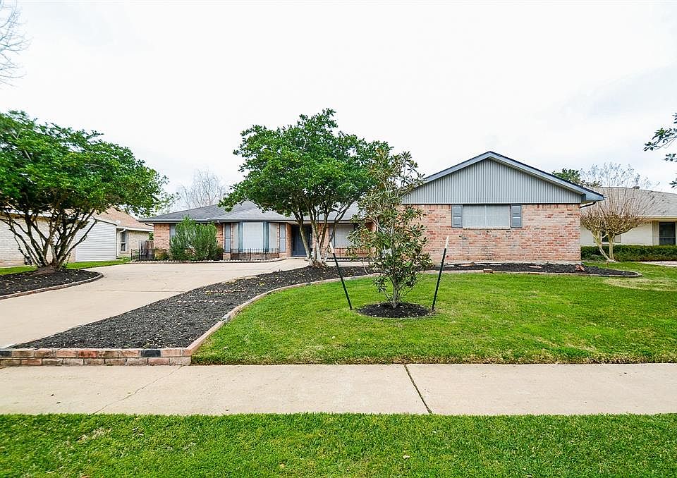 1st image of 3102 Villa Ln