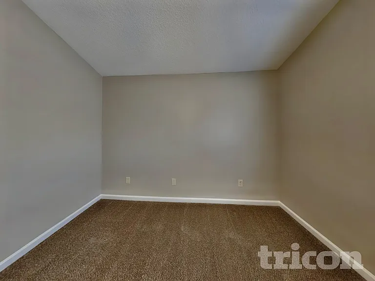 272 Silver Glen Ave — Photo 15