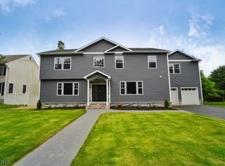 59 Dahmer Rd, Somerset, NJ 08873