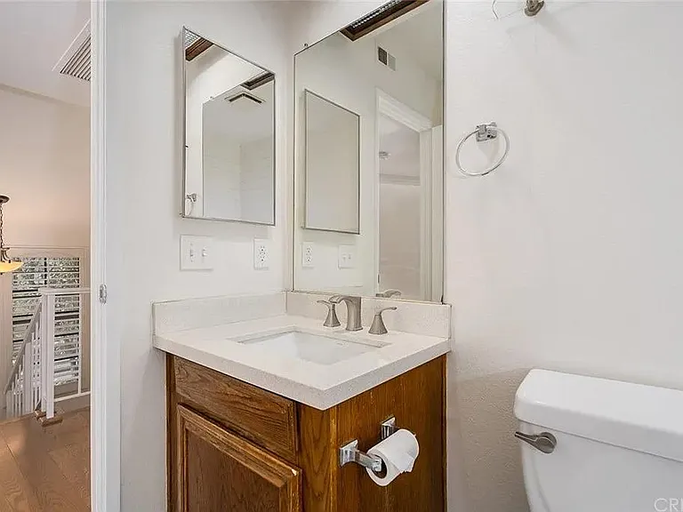 15024 Nordhoff St #12 — Photo 37