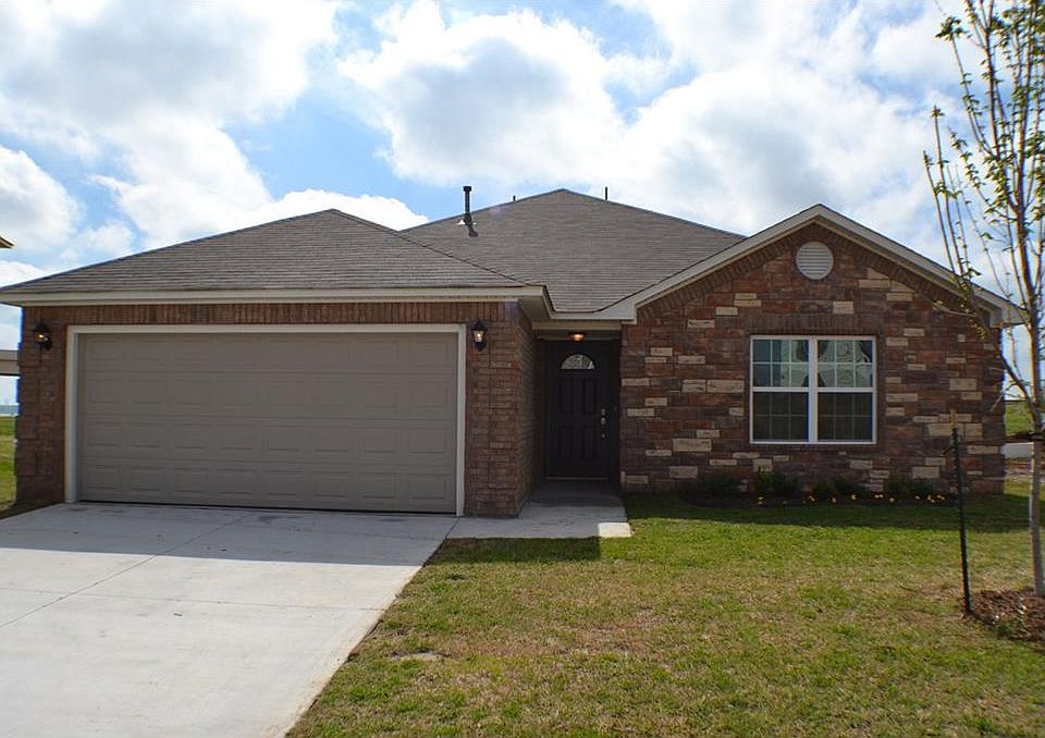 1st image of 2704 Red Pine Dr