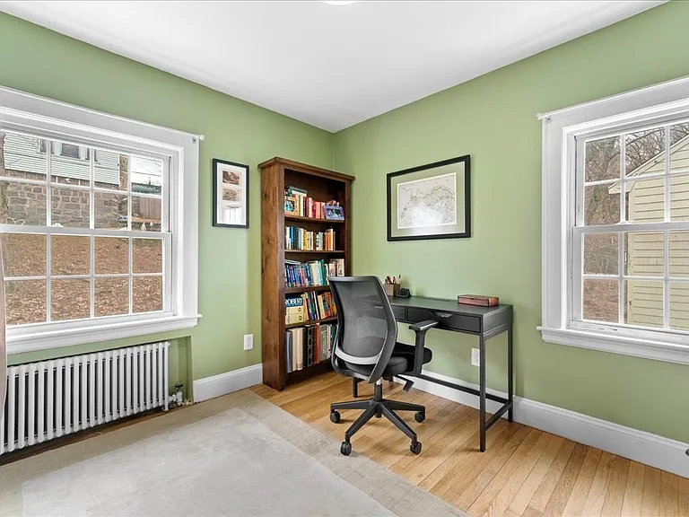 40 Lake Shore Rd — Photo 18